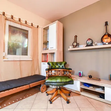 Apartamento Peaceful House In The Outer Part Of *
