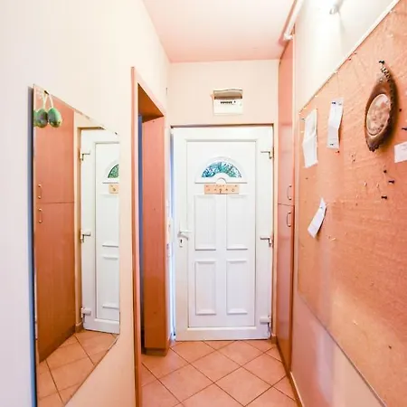 Peaceful House In The Outer Part Of Apartamento